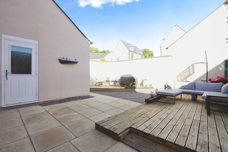 4 bedroom semi-detached house