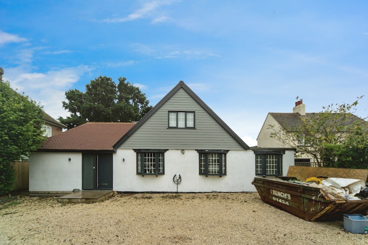 4 bedroom detached house
