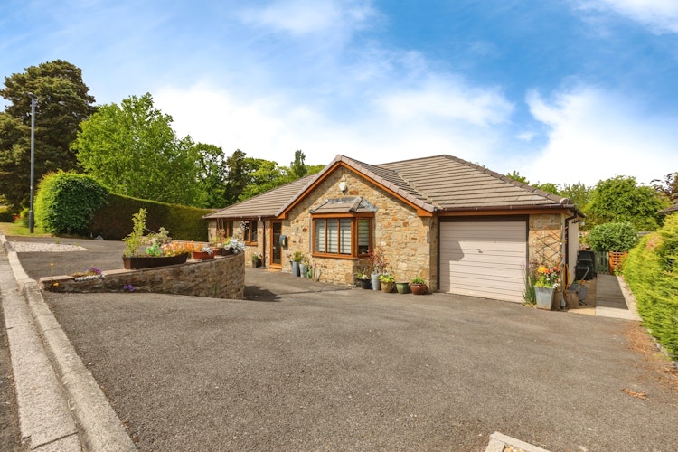 3 bedroom detached bungalow