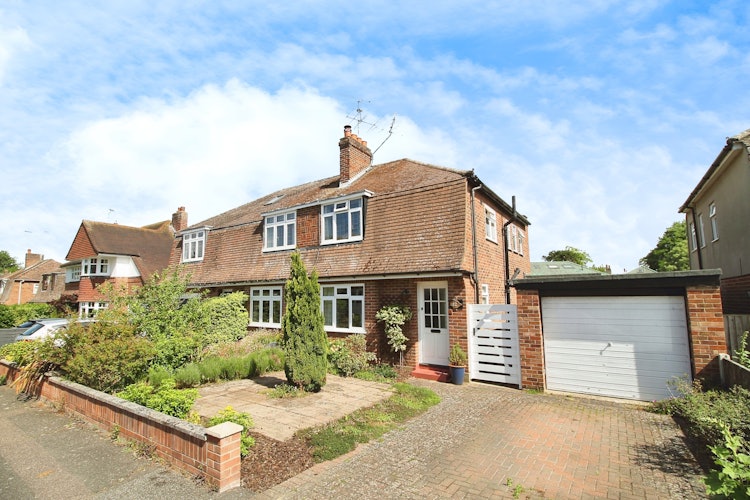 3 bedroom semi-detached house