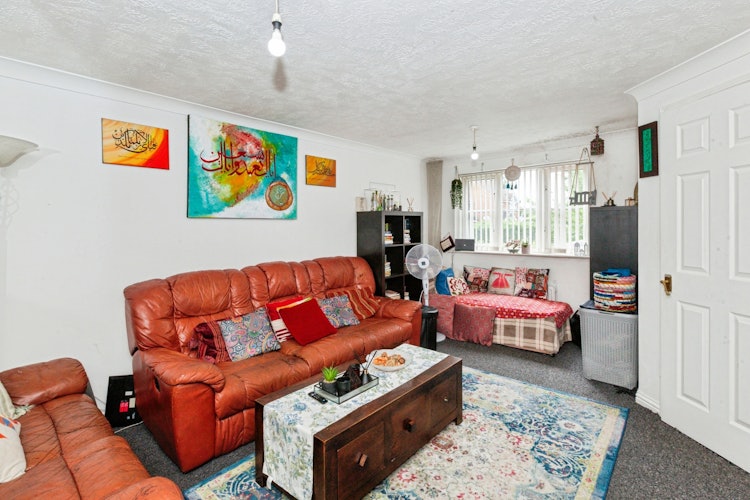 3 bedroom semi-detached house