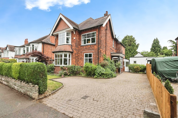 4 bedroom detached house
