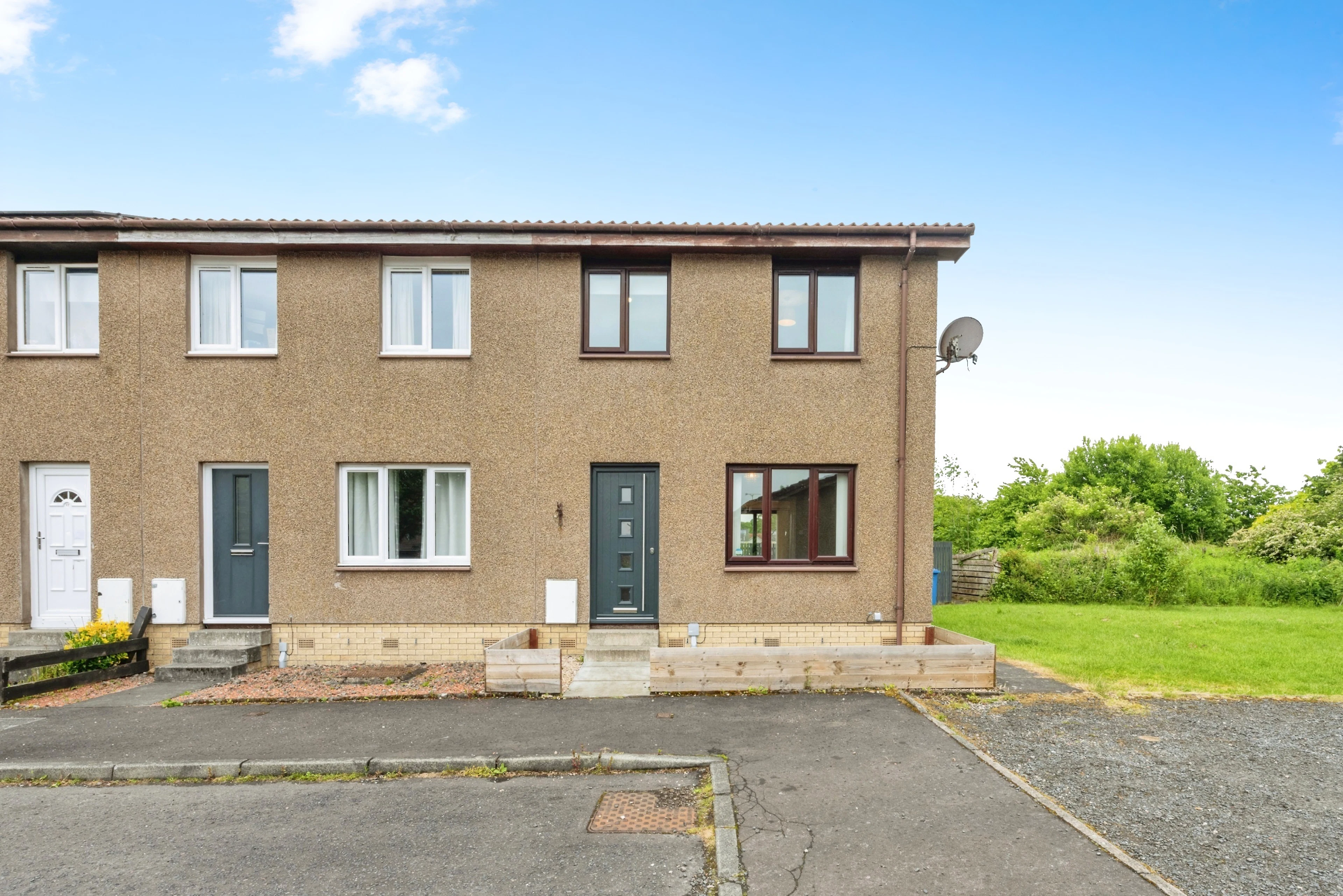 Earls Court, Alloa