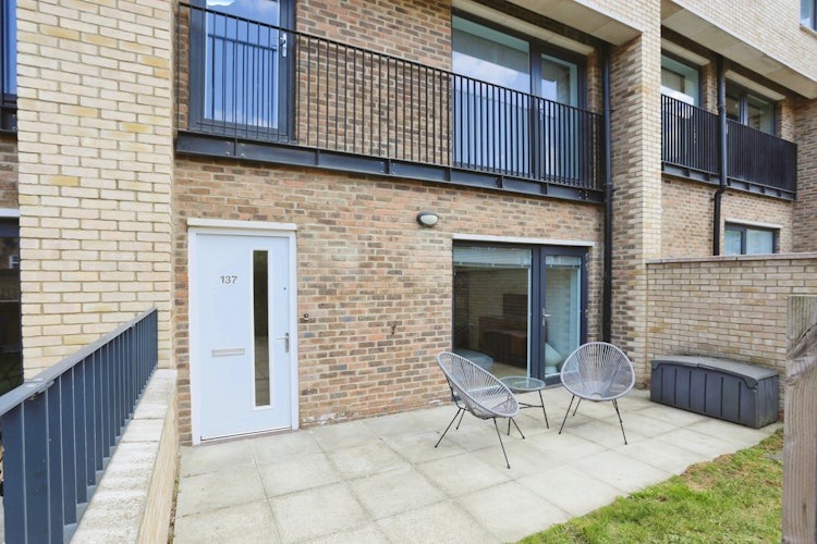 2 bedroom maisonette