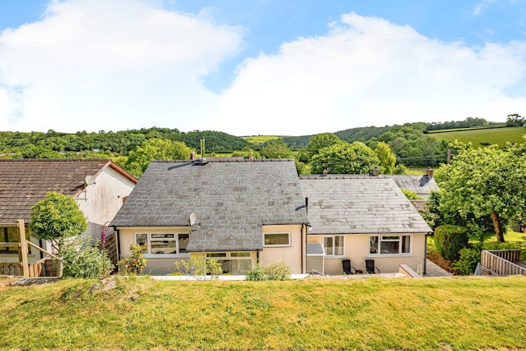 3 bedroom detached house