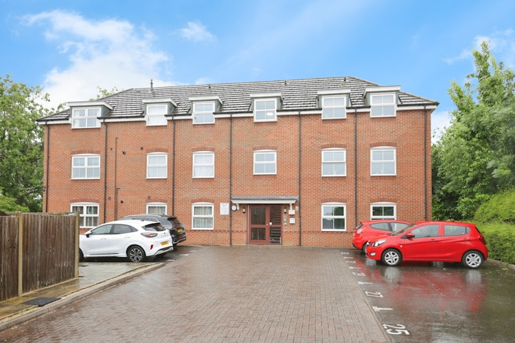 2 bedroom ground floor flat