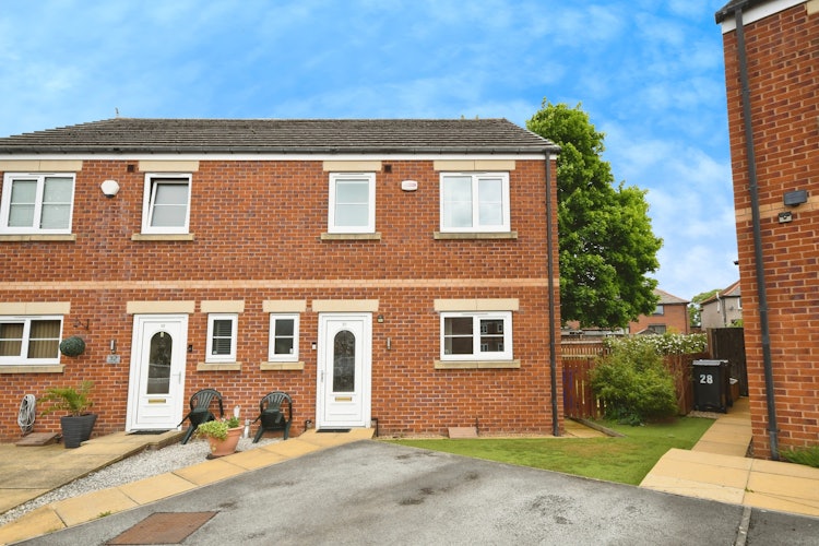 3 bedroom semi-detached house