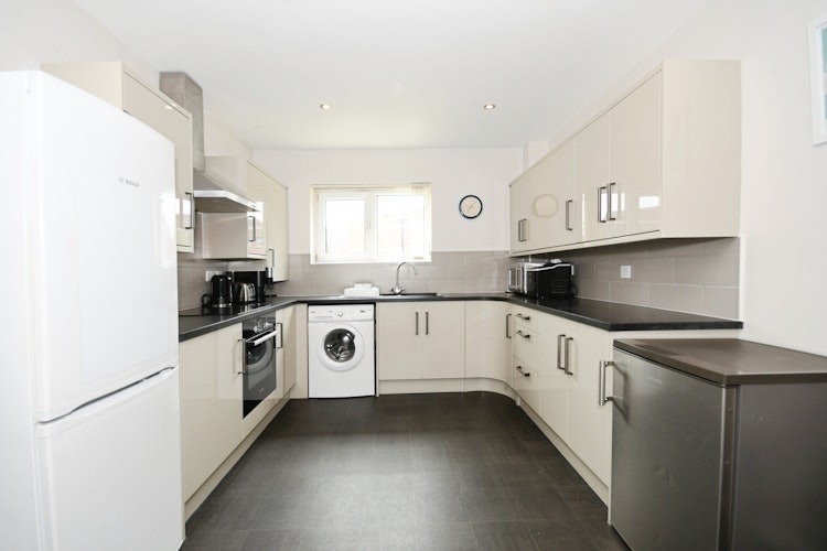 3 bedroom semi-detached house