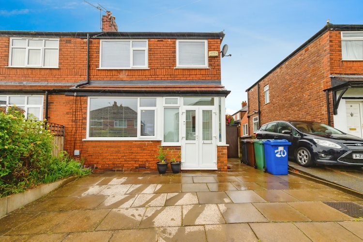 3 bedroom semi-detached house