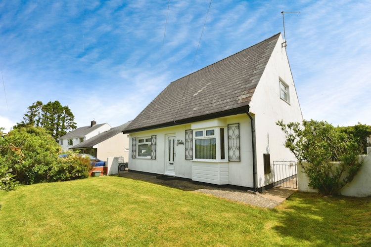 3 bedroom detached bungalow