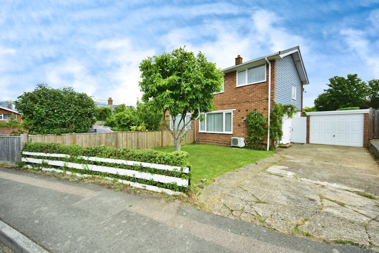 3 bedroom semi-detached house