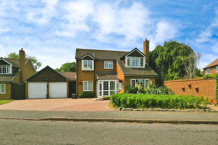 4 bedroom detached house