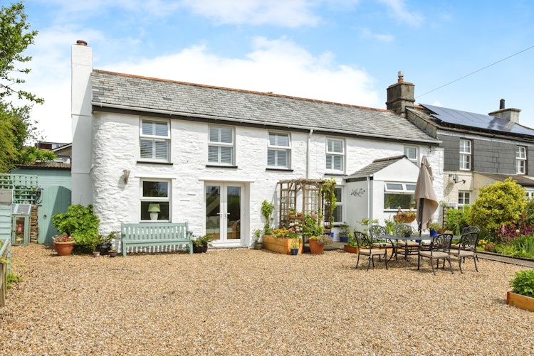 3 bedroom semi-detached house