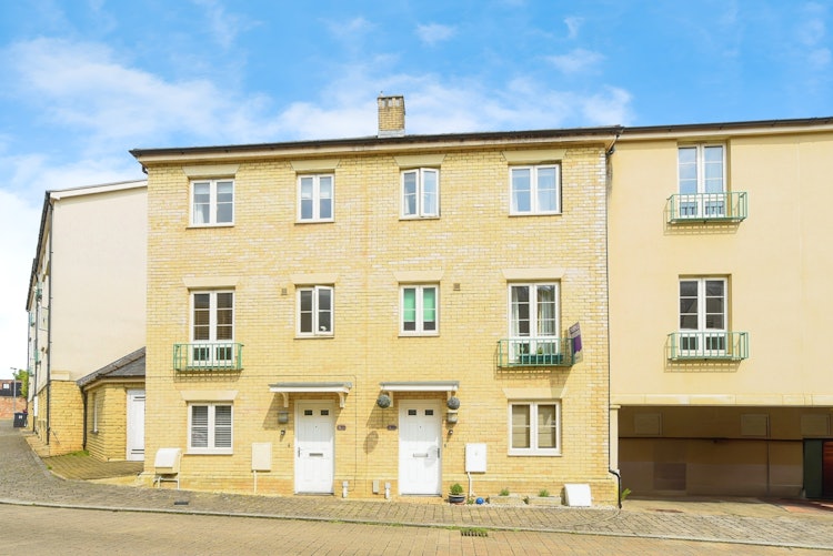 4 bedroom terraced house