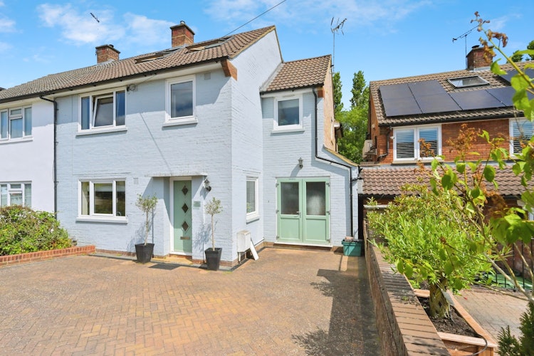 5 bedroom semi-detached house