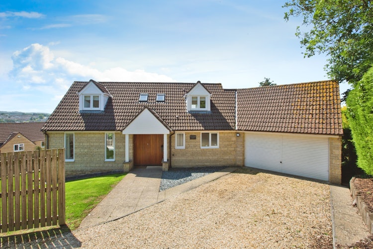 4 bedroom detached house