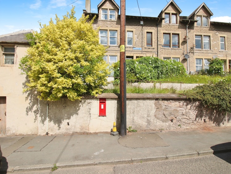 1 bedroom ground floor flat
