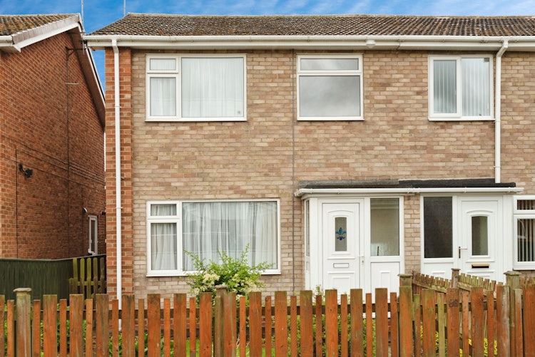 3 bedroom semi-detached house