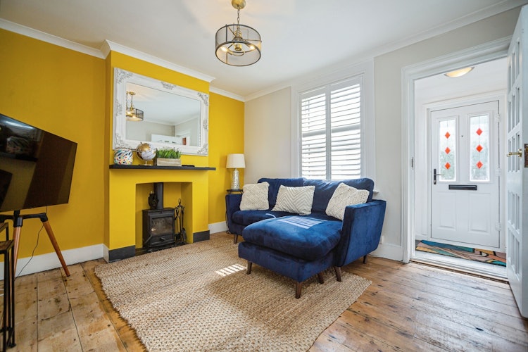 2 bedroom terraced house