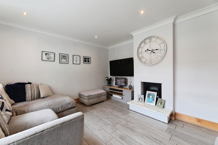 2 bedroom end of terrace house