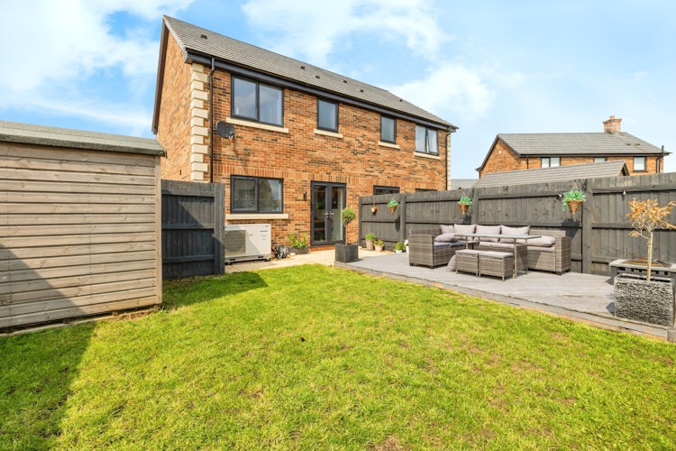 3 bedroom semi-detached house