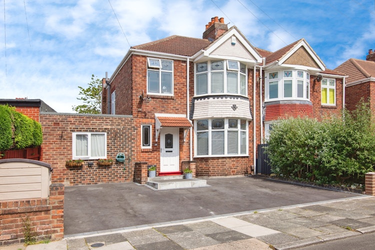 4 bedroom semi-detached house