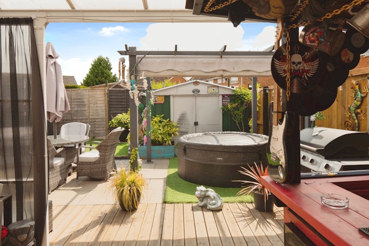 4 bedroom terraced house
