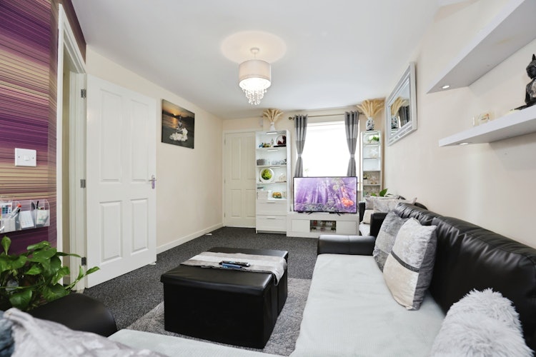 3 bedroom detached house