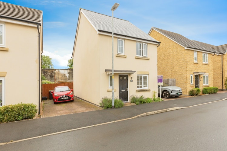 3 bedroom detached house