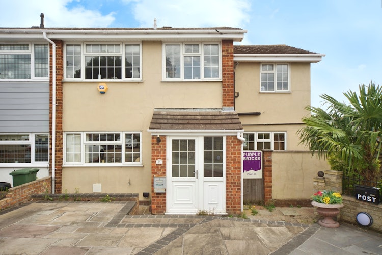 4 bedroom end of terrace house