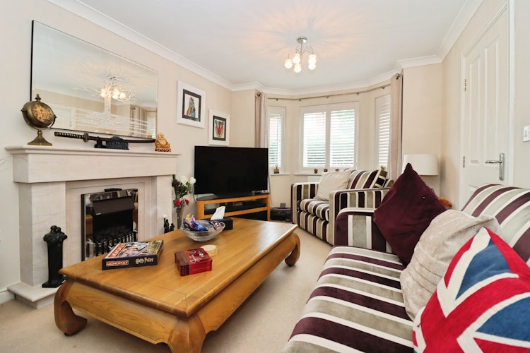 4 bedroom detached house