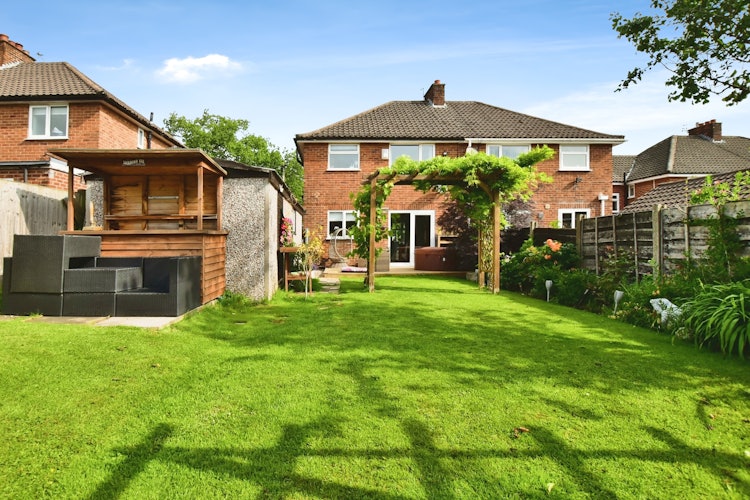 3 bedroom semi-detached house