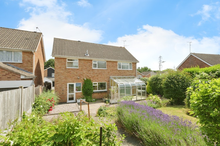 4 bedroom detached house
