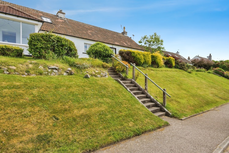 3 bedroom semi-detached house
