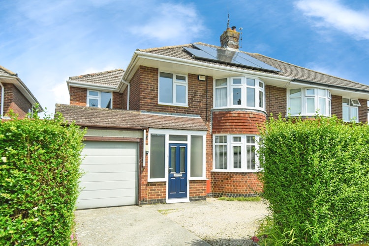 4 bedroom semi-detached house