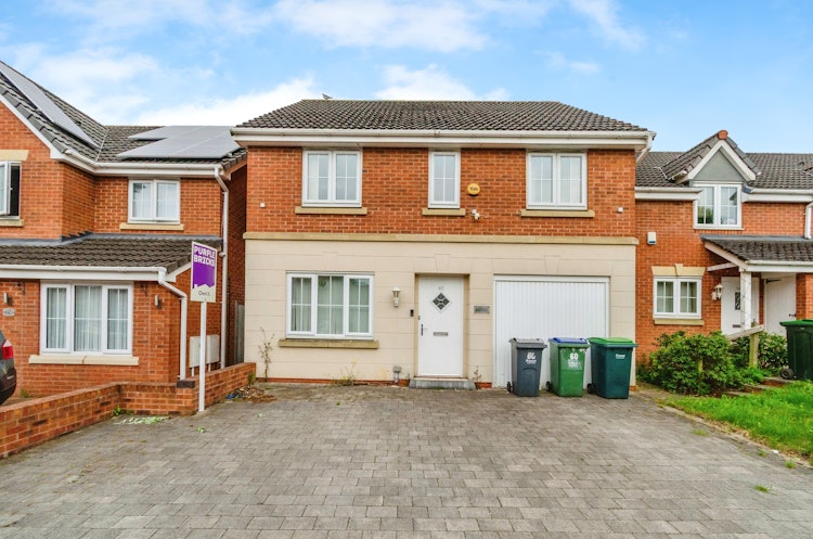 4 bedroom detached house