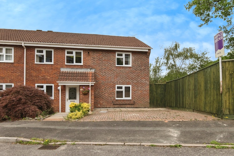 5 bedroom semi-detached house