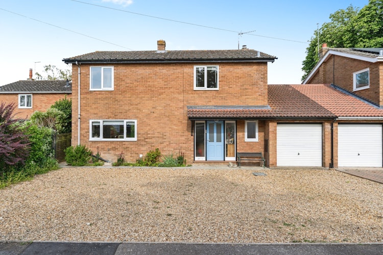 3 bedroom semi-detached house