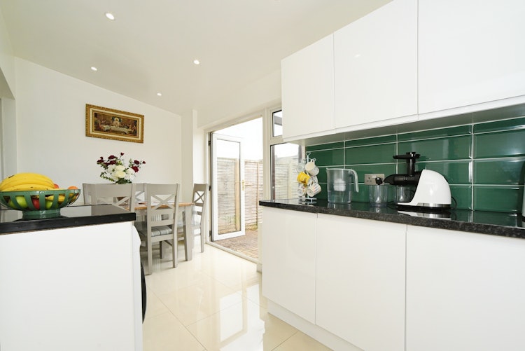 2 bedroom end of terrace house