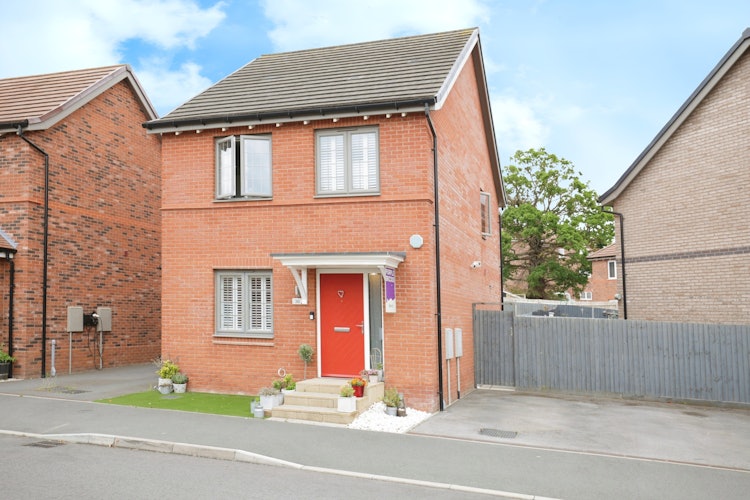 3 bedroom detached house
