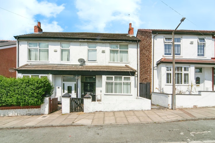4 bedroom semi-detached house