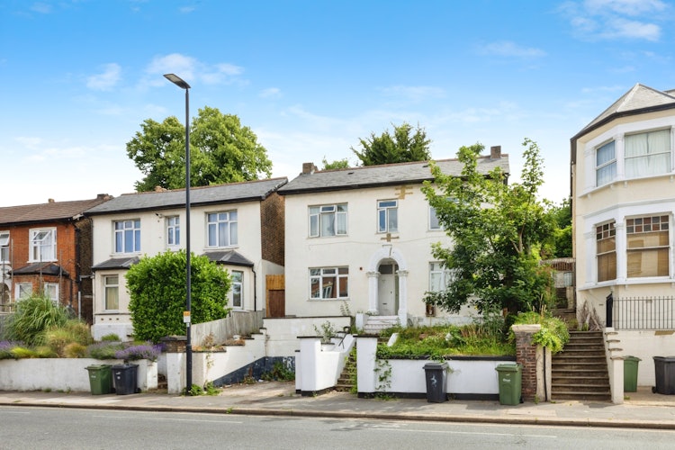 3 bedroom ground floor flat