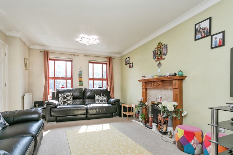 4 bedroom detached house