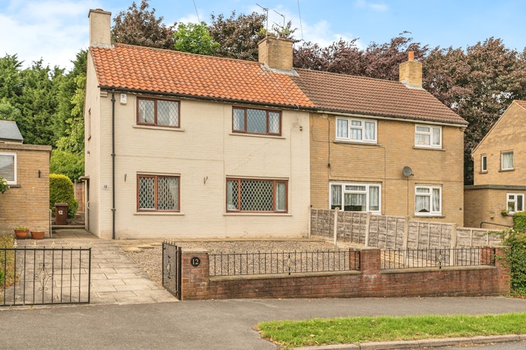 3 bedroom semi-detached house