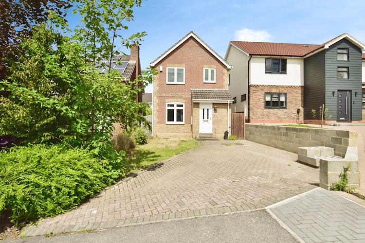 3 bedroom detached house