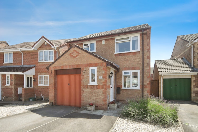 3 bedroom detached house