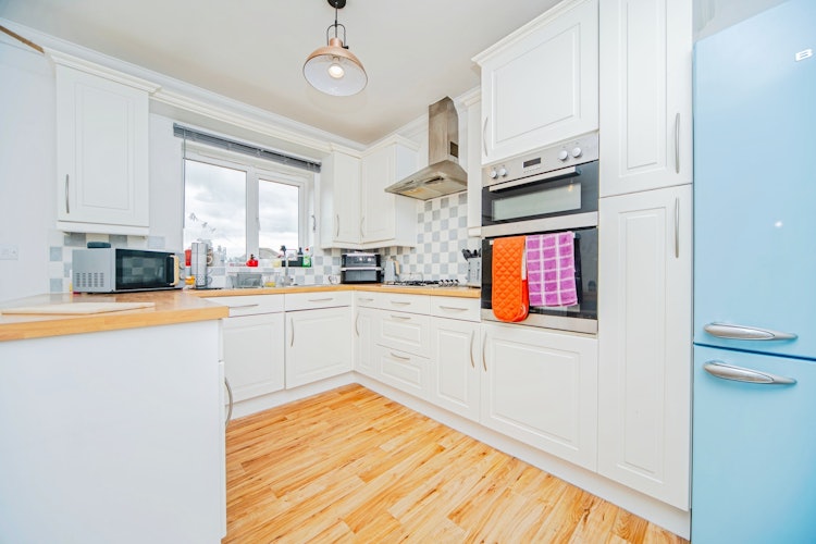 4 bedroom semi-detached house