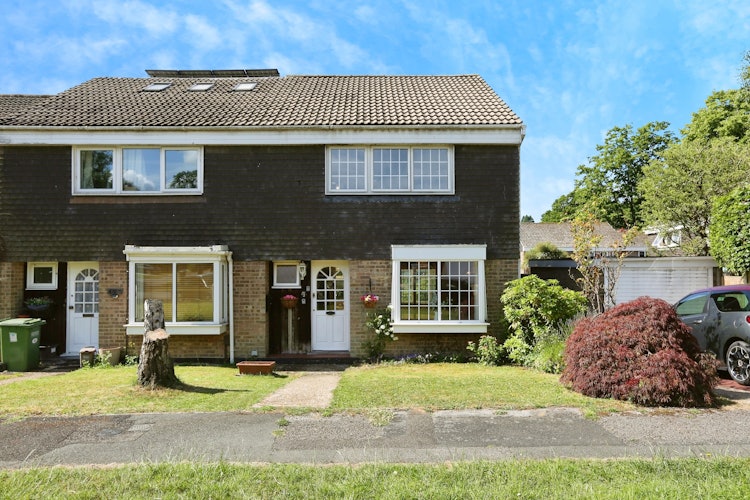 3 bedroom end of terrace house