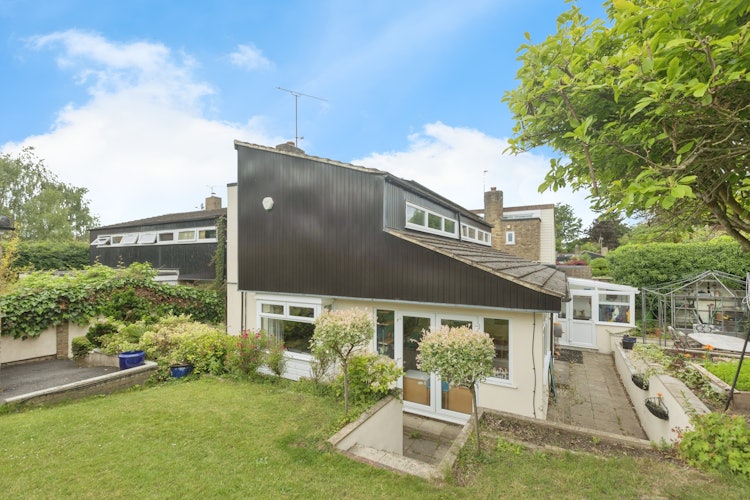 4 bedroom semi-detached house