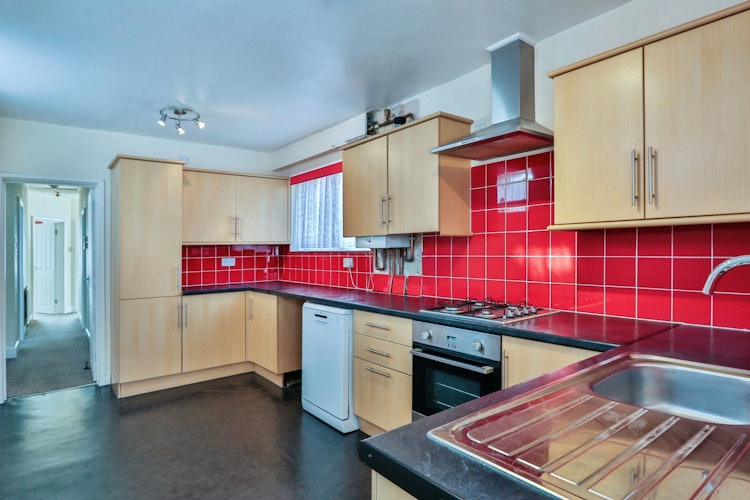 3 bedroom detached bungalow